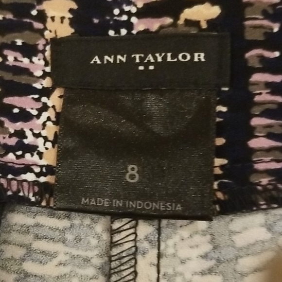 ANN TAYLOR Size 8 Pleated Loose Fitting Shorts - Picture 2 of 7